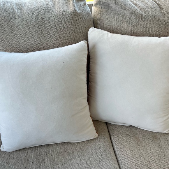 Ashley’s Furniture Carlina Throw Pillows (Set of 2) - Picture 2 of 2